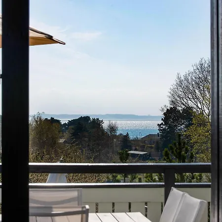 Stylish Two-level With Stunning Views Near 度假居 *